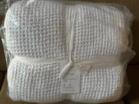 5192416 Pottery Barn Waffle Weave Blanket King / Cal. 108 Inch W X 96 L White New With Tags