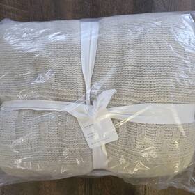 8809350 Pottery Barn Barnarden Solid Throw Blanket Oatmeal New