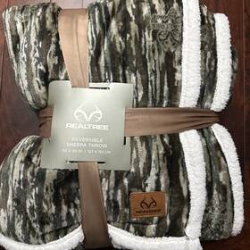 Realtree 665721177877 Green Camo Camouflage Sherpa Throw Blanket 50 Inch X60 Inches New