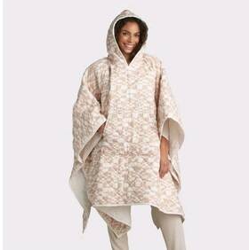 Room Essentials 198850337831 Quilted Wearable Blanket White Tan