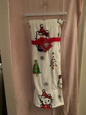 Sanrio 032281153908 Hello Kitty Christmas Soft 50 X 70 Viral Tiktok Plush Throw Blanket 2023