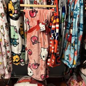 Sanrio 032281775582 Hello Kitty Cherry Bow Throw Blanket 60 Inch X 70 . Nwt
