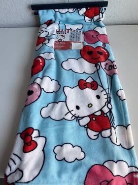 Sanrio 032281781064 Hello Kitty Valentines Love Heart Balloon Soft Throw Blanket 50 X 70 Inch New