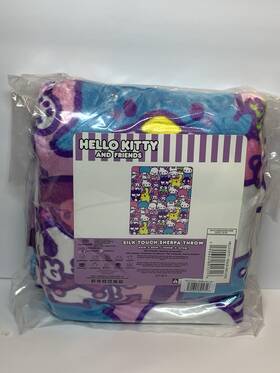 Sanrio 190604891316 Hello Kitty Friends Inch Peace And Love Silk Touch Sherpa Throw 40 X50 New