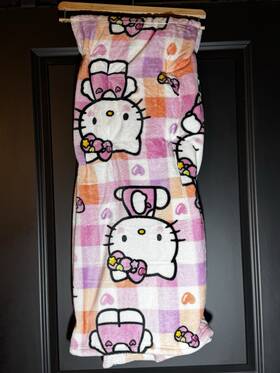 Sanrio 190604980676 Nwt Hello Kitty Pink Purple Orange Plaid Silk Touch Throw 50 Inch X70 Hearts