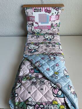 Sanrio 190604983929 Hello Kitty Reversible Full/queen Sz Quilt Quilted Blanket Neighborhood