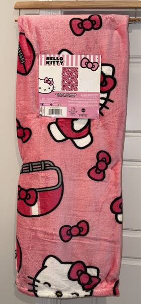 Sanrio 190604999913 New Hello Kitty Winning Pretty Football Blanket Throw 50 Inch X70 Fast Free Shipping