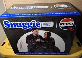 Sna60004 Snuggie Pepsi Cherry 71 Inch X54 Blanket With Sleeves New In Box