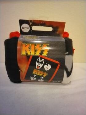 Springs Creative 821216326445 Kiss Inch Band No-sew Fleece Throw Kit 48 X60 2012 Uncut New Gene Simmons Springs Creative 821216326445 Kiss Inch Band No-sew Fleece Throw Kit 48 X60 2012 Uncut New Gene Simmons