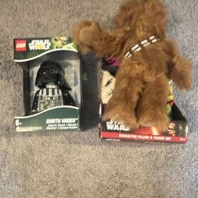 9002131 Star Wars Chewbacca Character Pillow And Multicolor Throw Blanket Set