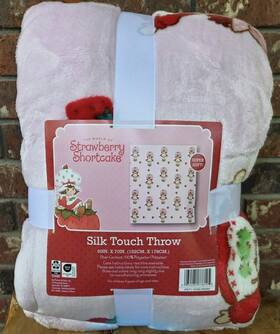 Strawberry Shortcake 032281778125 The World Of Silk Touch Throw Blanket 60x70