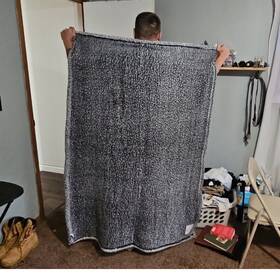 163898 T-mobile Gray Polyester Blanket Solid Color Rectangular For Adults Bedroom