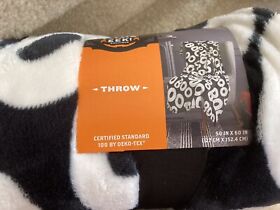 Target Hyde And Eek Boutique 198101132796 Halloween Green Spider Web Print Plush Throw Blanket 60x60 Inch