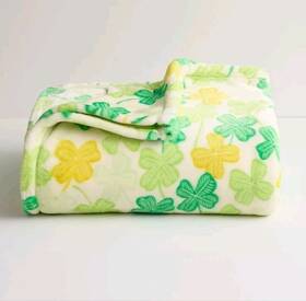 The Big One 224646634096 Supersoft Plush Throw 5ft X 6ft St. Patricks Day Clovers Shamrock