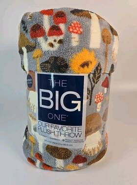 The Big One 400309875604 Mushrooms Flowers Gray Soft Plush Throw Blanket 5ft X 6 - New