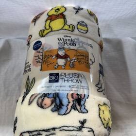 The Big One 400309877998 Disney Winnie Pooh Plush Throw Blanket 5ft X 6 Ft