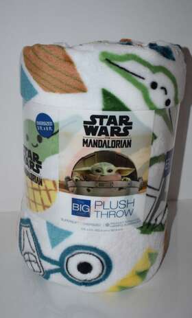 The Big One 400501248732 Star Wars Mandalorian Plush Throw Blanket 5ft By 6ft