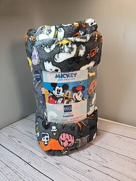 The Big One 400510474610 Disney Halloween Mickey And Friends Plush Throw Blanket 5ft X 6ft Foot