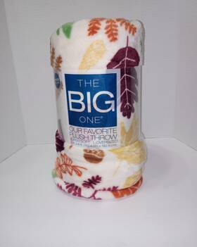 The Big One 400510511896 White With Autumn Leaves Oversized Throw 5 Ft. X 6 Super Soft