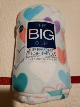 The Big One 400660037956 Oversized Plush Throw Blanket Multi Heart Super Soft 5ft X 6ft New