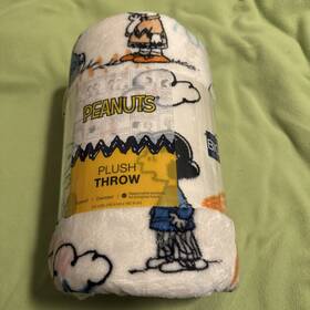 The Big One 400687715967 Peanuts Charlie Brown Snoopy Sketch 5x6ft Oversized Throw Blanket New