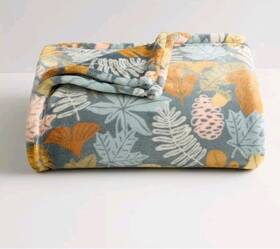 The Big One 400732443920 Harvest Fall Leaves Oversized Plush Throw 5ft X 6ft