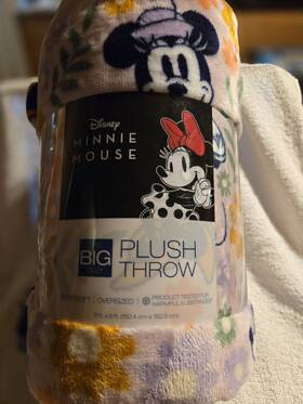 The Big One 400783773700 Oversized Plush Throw Blanket Floral Purple 5 X 6 Feet Minnie Mouse