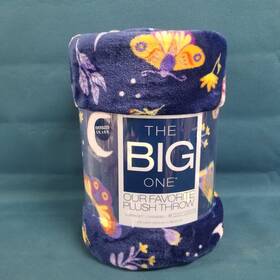 The Big One 400805681242 Oversized Plush Throw Blanket Butterfly Moths 5ftx6ft Cozy New