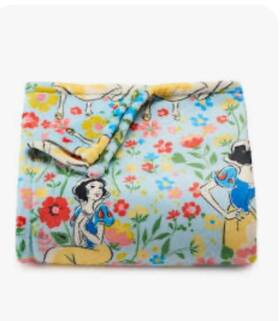 The Big One 400861583566 Disney Oversized Plush Throw Blanket 5x6 Ft. Princess Snow White