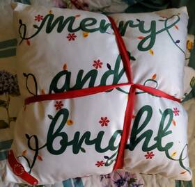 The Mountain Home Collection 047354058364 2pc Led Light Holiday Printed Throw 50x60 And Pillow