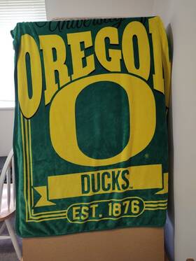 0875 The Northwest Company Oregon Ducks Fleece Throw Blanket Super Soft 60 Inch X 50 By Nw Co