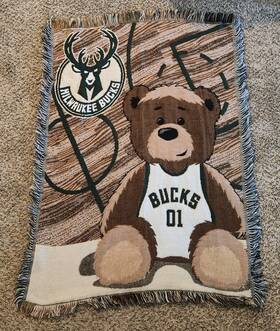 1100418 The Northwest Company Milwaukee Bucks Nba Basketball Throw Blanket Woven 33 Inch X44 Baby Bear