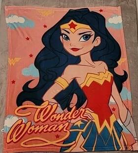 The Northwest Company 190604219035 Dc Comics Wonder Woman Truth Strength Throw Blanket 40 Inch X 50 Plush Cozy Soft