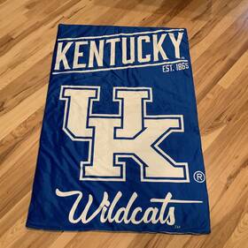 The Northwest Company Llc 190604206592 University Of Kentucky Wildcats Weighted Blanket 40 Inch X 60 6lbs. Blue/white