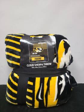 380834-sdc The Northwest Group Ncaa Licensed Cloud Throw Blanket With Sherpa Back 60 Inch X 70 Missouri Tigers