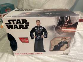 11100 The Northwest Group Llc 1dsw/11100/0001/ret Star Wars Darth Vader Adult Silk Touch Comfy Throw Blanket New Condition