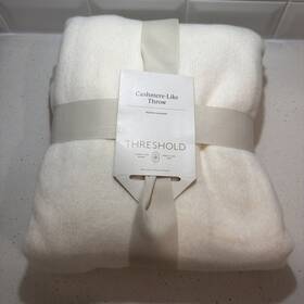 Threshold 198850886247 The Cozy Collection Faux Cashmere Knit Throw Blanket - Ivory