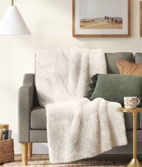 85307376 Threshold Long Faux Fur Throw Blanket - Off White 60x50