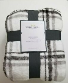 Threshold Microplush Blanket Gray And White Sz Full To Queen 90 In. X 92 In