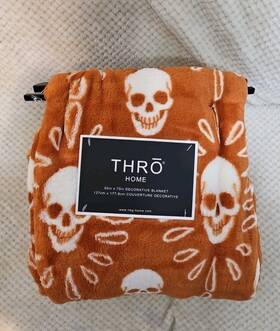 Thro 807882627031 Home Stefan Skull Printed Loft Fleece Blanket 50 Inch X 70 Brown Beige Nwt