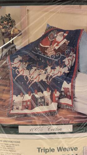 Triple Weave 095955102237 Christmas Blanket/throw - Throw Santa Flight Multi 50 Inch X60
