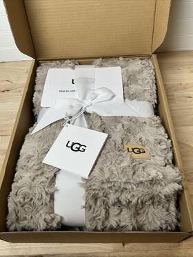Ugg 008889104840 Australia Home Adalee Faux Fur Throw 50 Inch X 70 Oyster - Nwt