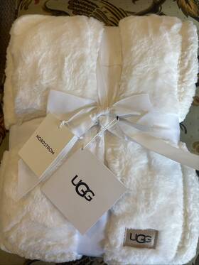 Ugg 008889233816 New Classic Cynthia Sherpa Throw Blanket Reversible White Snow 50 Inch X70 68