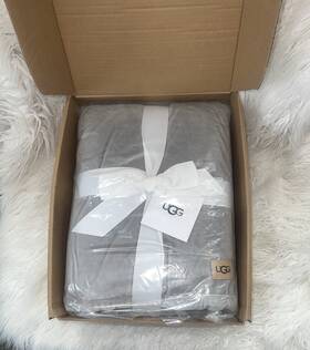 Ugg Australia 008889014651 Genuine Bliss Sherpa Throw Plush Blanket Fleece 50 X70 Inch Gray New With Tags