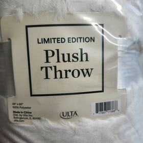 Ulta 717897099788 Beauty Throw Limited Edition Plush Blanket 50x60 Inch Cream New
