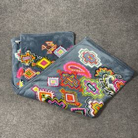 12408-h92 Vera Bradley Plush Throw Blanket Boho Geometric Pattern Multicolor Super Soft