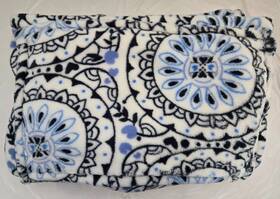 15564-19046 Vera Bradley Fleece Travel Blanket 60 Inch X 45 Mini Sketched Medallion
