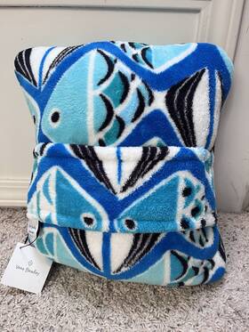 15564-p73 Vera Bradley Fleece Travel Blanket Go Fish Blue 60 Inch X 45 New Cozy Pillow Sleeve