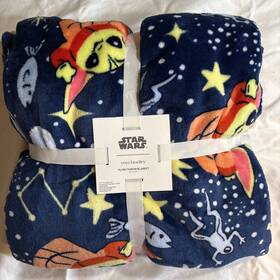 Vera Bradley 198931019038 Star Wars Galactic Cravings Grogu Mandalorian Plush Throw Blanket