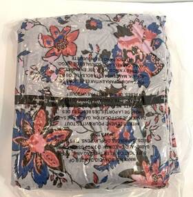 Vera Bradley 886003477465 Vineyard Floral 80 Inch X 50 Fleece Throw Blanket New -sealed